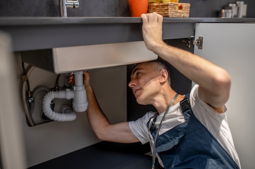 Installing Bathroom Sink Drain Plumber Installing Bathroom Sink Drain